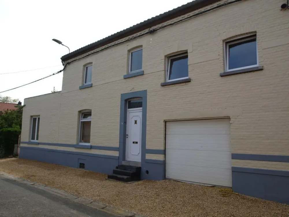Peinture exterieure maison creme et bleu
