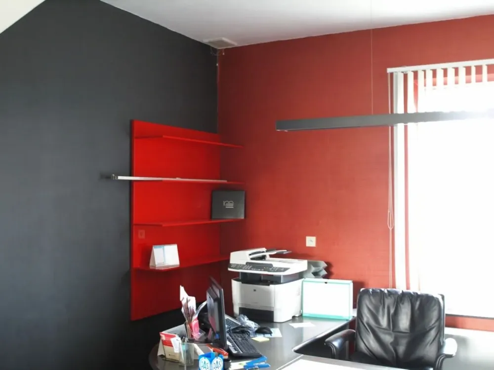 Peinture interieure rouge et noir bureau
